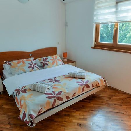 Tar-Vabriga Lumbre Apartment מראה חיצוני תמונה