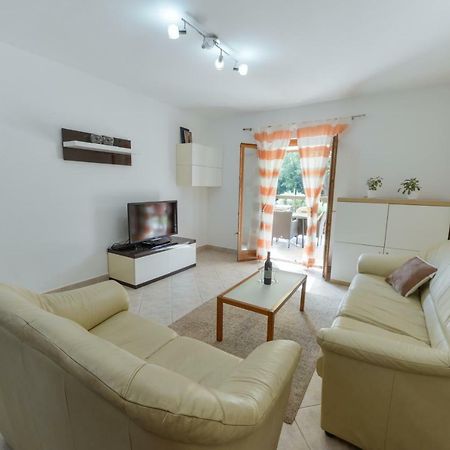 Tar-Vabriga Lumbre Apartment מראה חיצוני תמונה