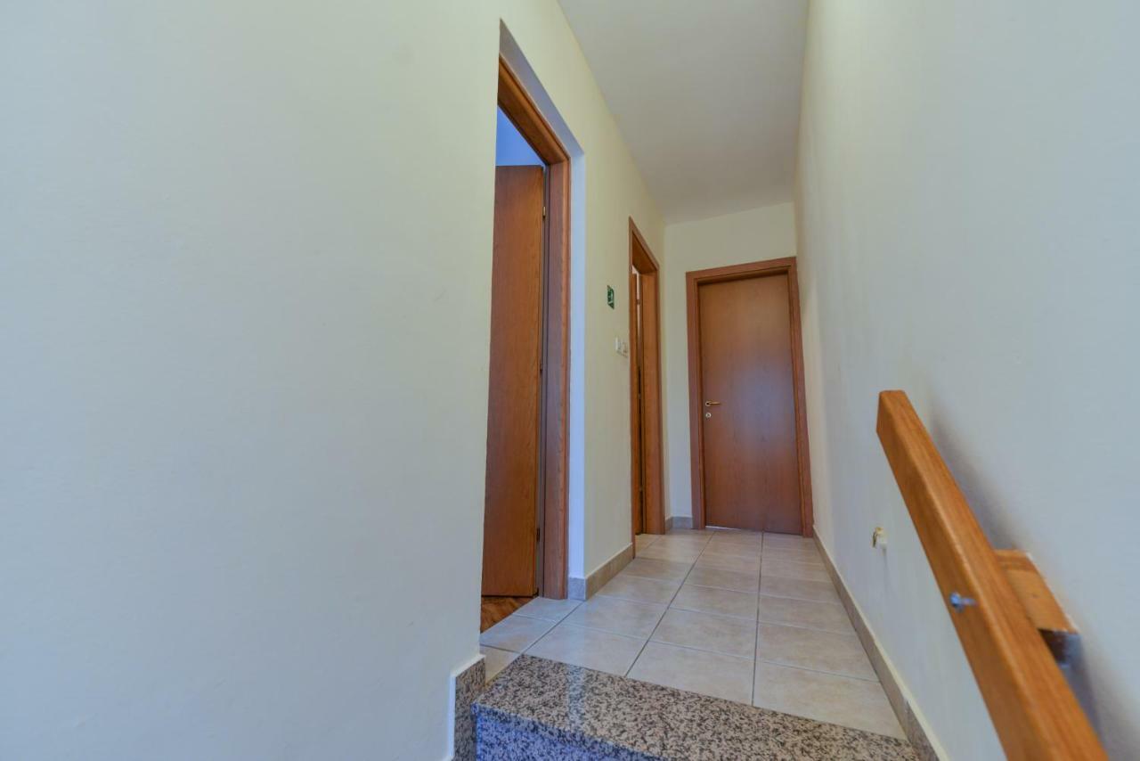 Tar-Vabriga Lumbre Apartment מראה חיצוני תמונה