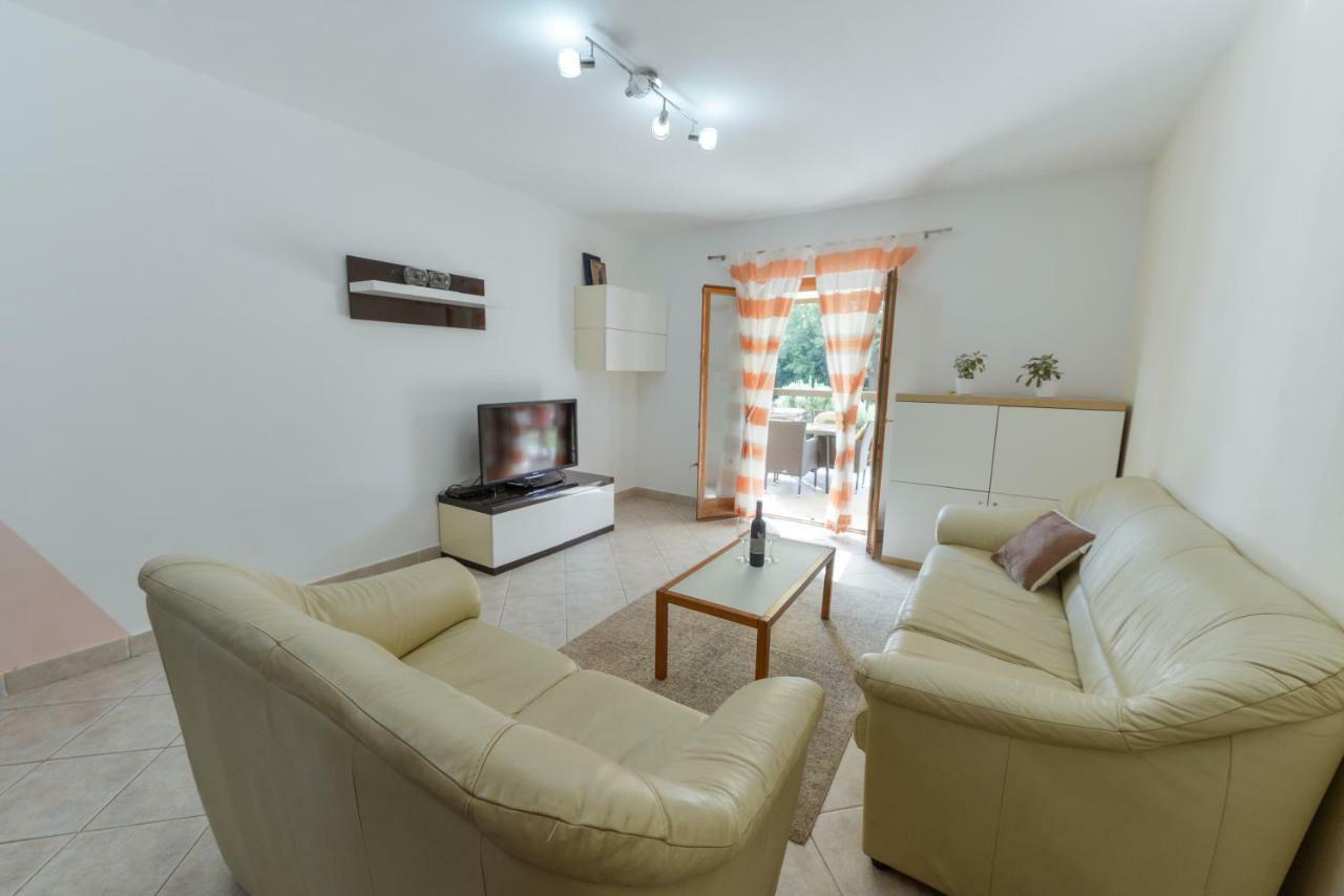Tar-Vabriga Lumbre Apartment מראה חיצוני תמונה