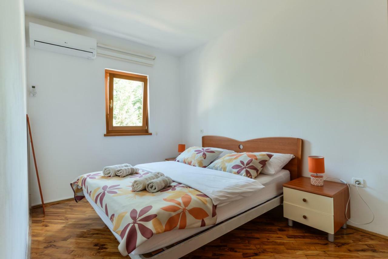 Tar-Vabriga Lumbre Apartment מראה חיצוני תמונה